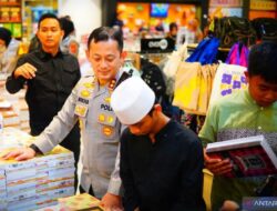 INSPIRA Nilai Kapolres Bogor Bangun Suasana Kekeluargaan Lewat Nobar Bareng dan Belanja Alat Sekolah Untuk 80 Anak Yatim Piatu